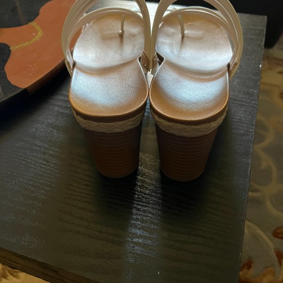 Wonderly Libby Wedged Sandal - Picture 3 of 10